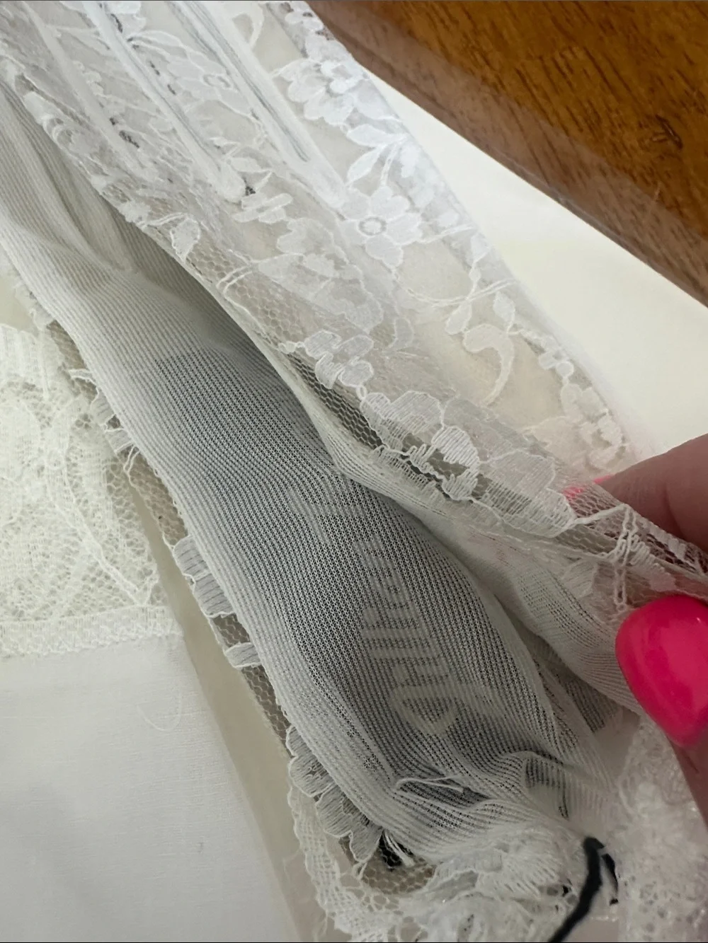 Montage Vintage White Lace Gloves & Handkerchief Set